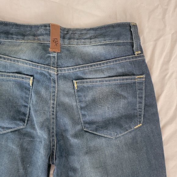 Frx Clothing Straight Leg 7/8 Cut Jeans - Picture 3 of 8